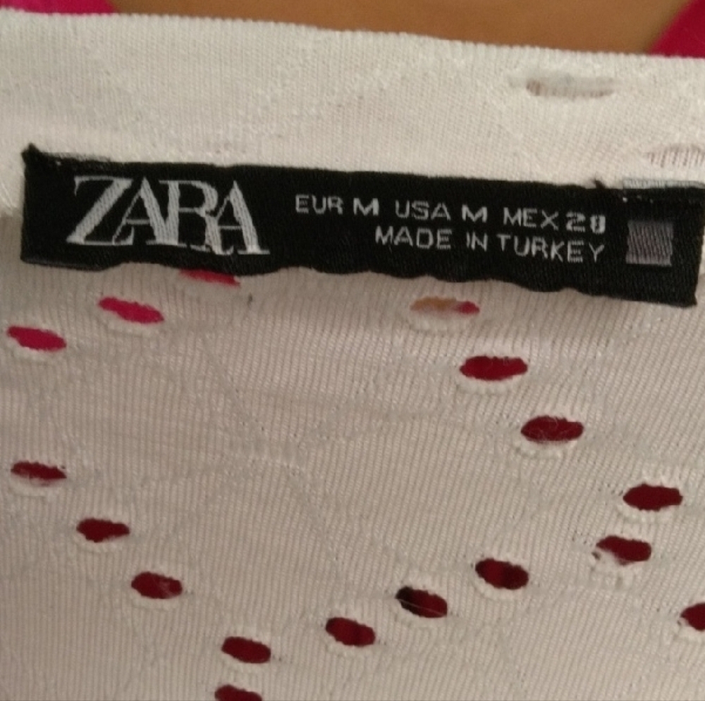 Zara , White Ruffled Eyelet Top - Picture 4 of 4